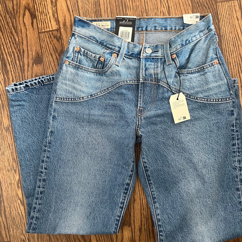 Classic Levi’s 501 Women's Jeans